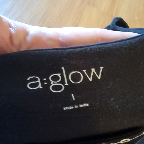 *Large A:glow black maternity shirt. Very nice shirt, small bleach mark on back - Picture 5 of 7